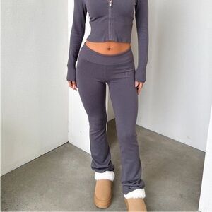 That’s So Fetch Women's Nicki Charcoal Foldover Flare Pants